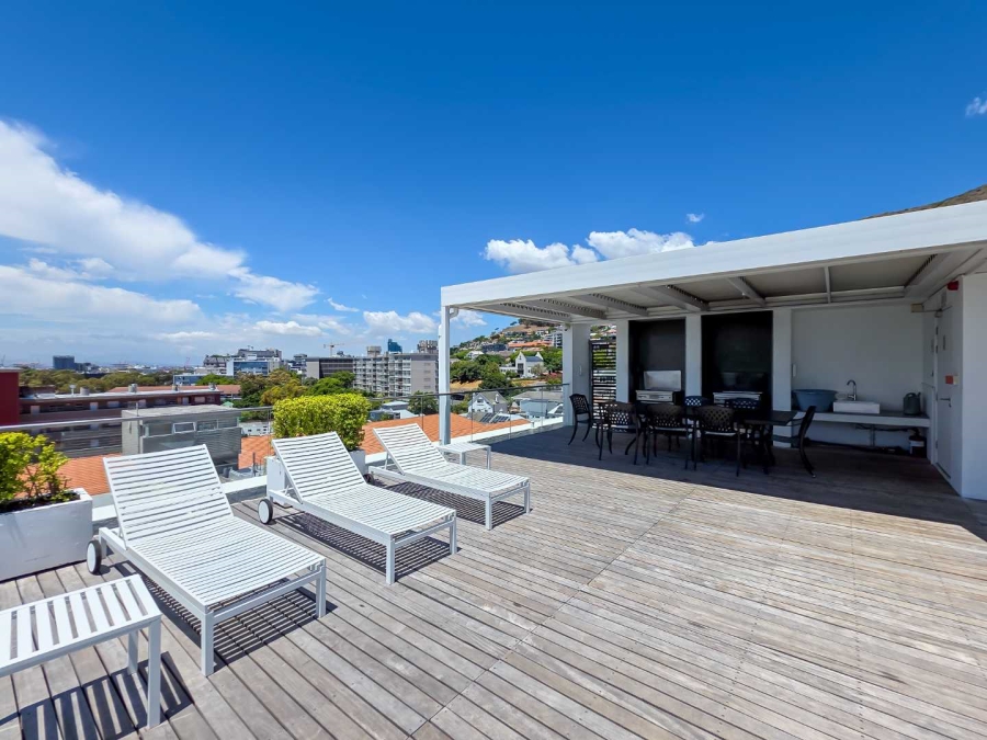 2 Bedroom Property for Sale in Green Point Western Cape